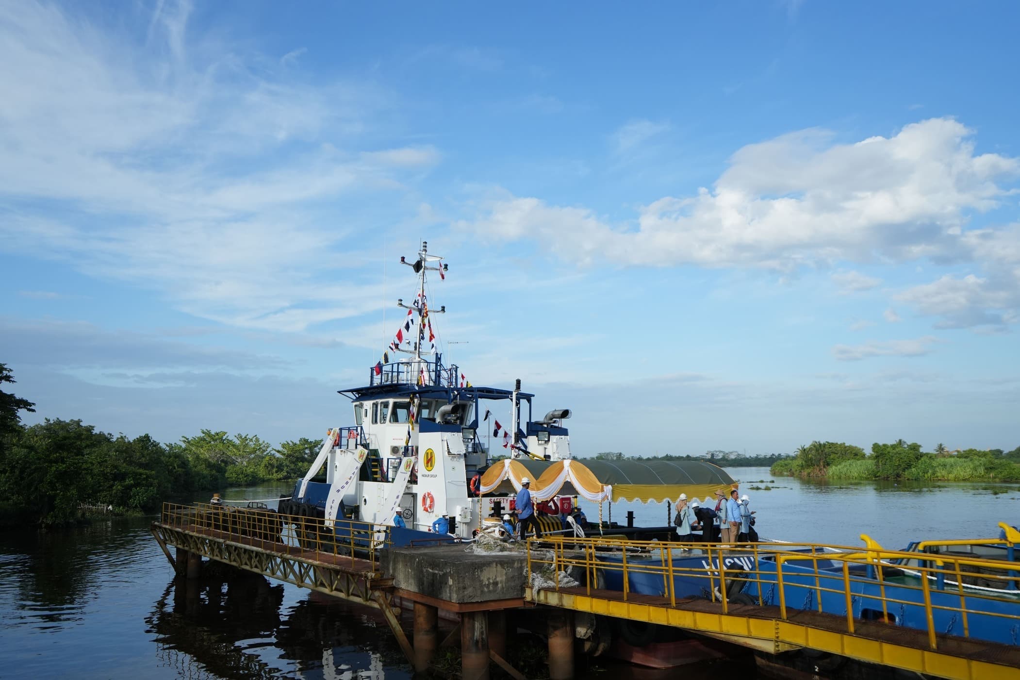 Hasnur Internasional Shipping
